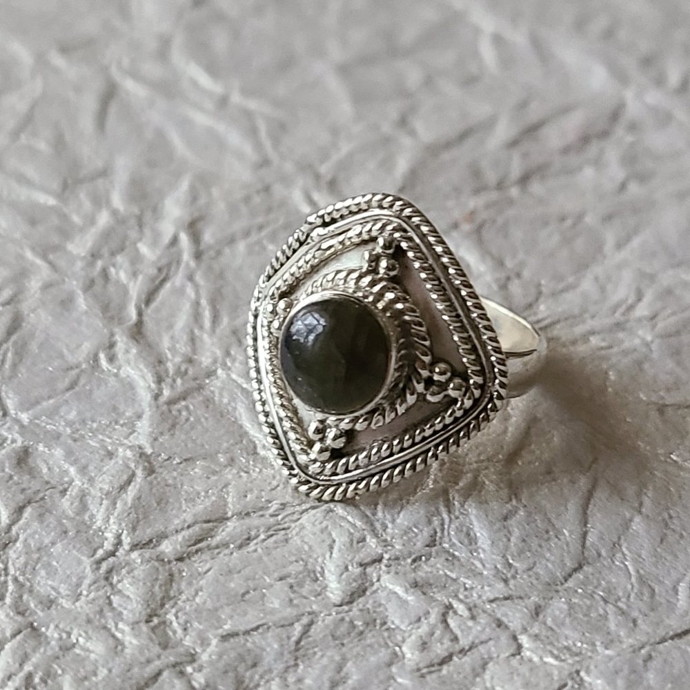 Labradorite Ring Size 8 Sterling Silver-Labradorite Stone Ring-Gemstone Ring - Picture 3 of 12